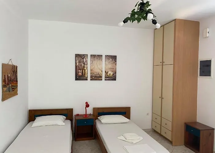 Baetylus * Kastrákion